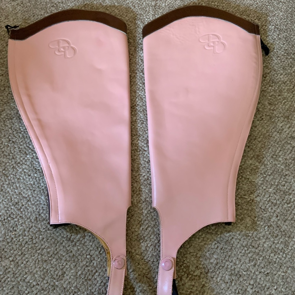 DER DAU CUSTOM calfskin HALF CHAPS PINK & BROWN 16” wide Calf  Zipper NWOT
